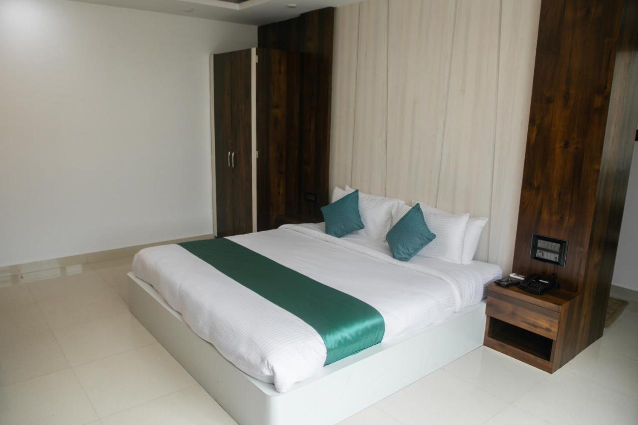 Crescent International Kohima Екстер'єр фото